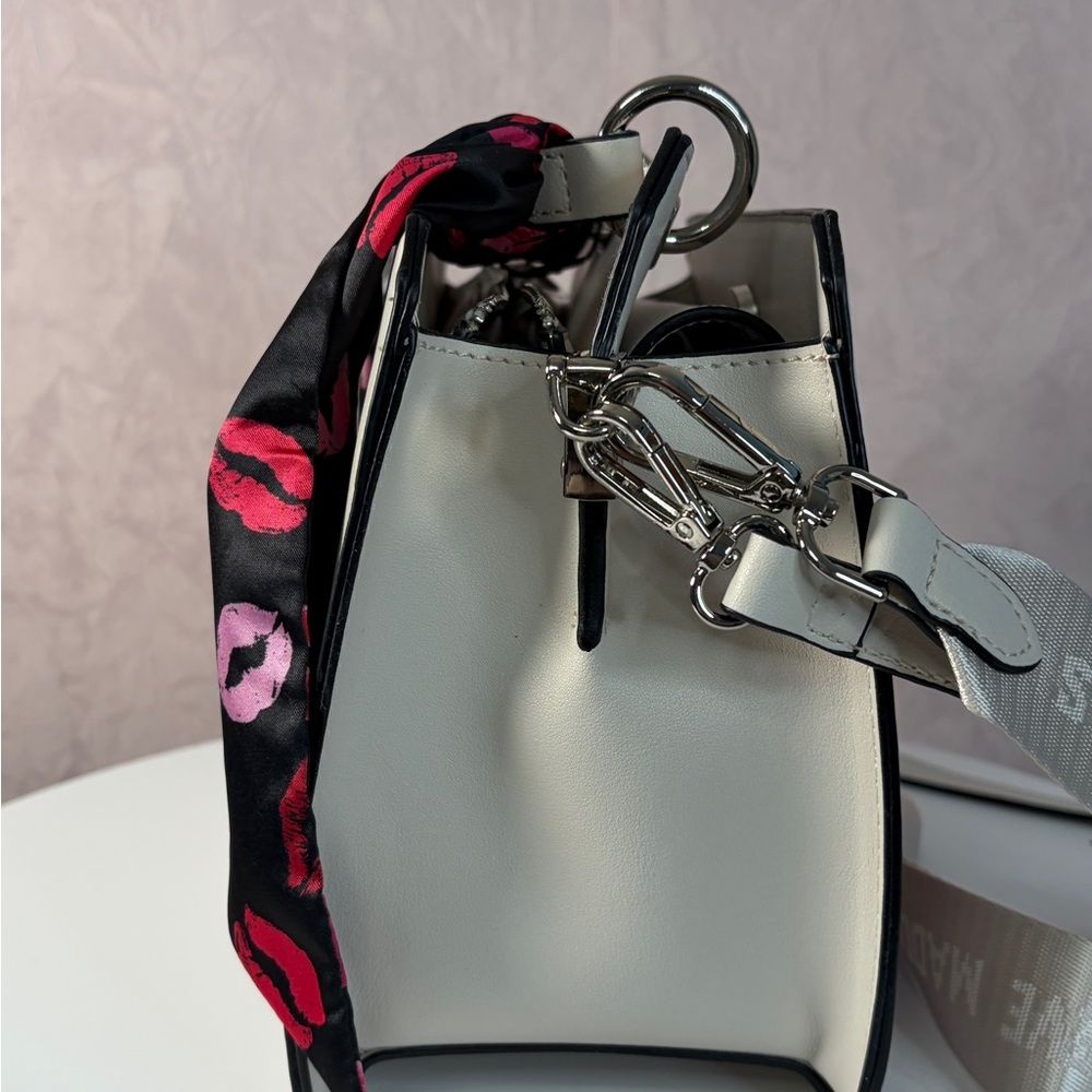 Steve Madden BEvelyn Kiss Print Women's Bag Chalk - Picture 7 of 16